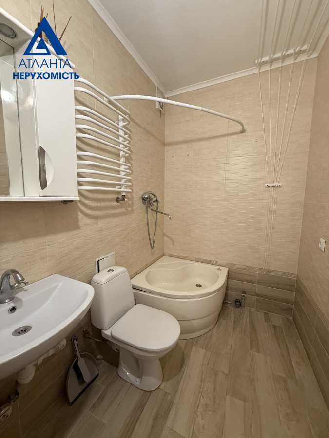 Продаж 2-кімнатної квартири 47.5 м², Дубнівська вул., 47