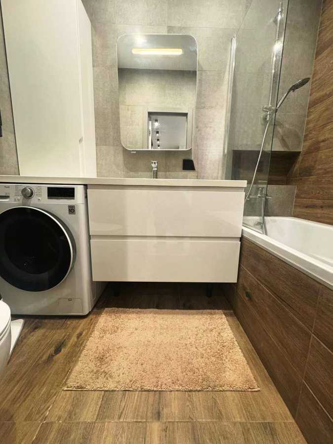 Продаж 3-кімнатної квартири 92.2 м², Чубинського вул., 8Б