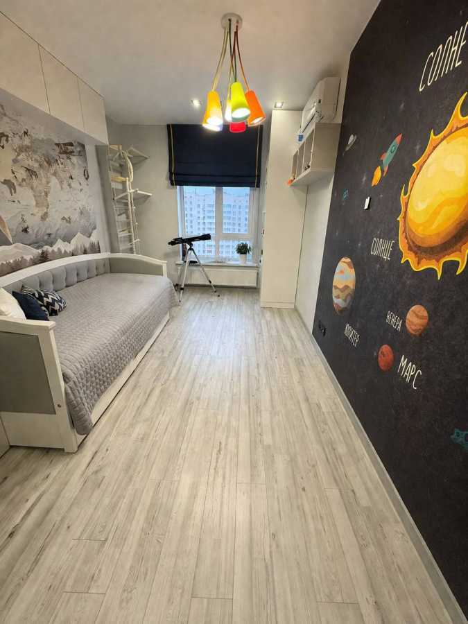 Продаж 3-кімнатної квартири 92.2 м², Чубинського вул., 8Б