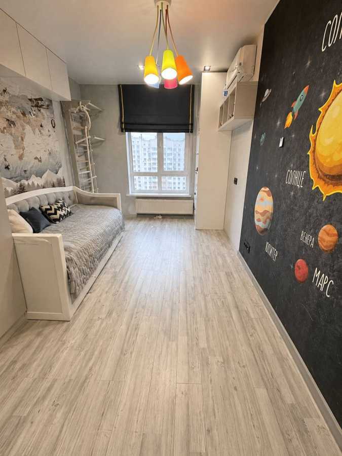 Продаж 3-кімнатної квартири 92.2 м², Чубинського вул., 8Б