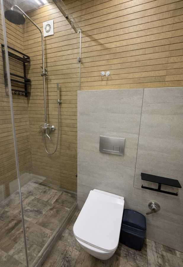 Продаж 2-кімнатної квартири 60 м², Петрівська, 1
