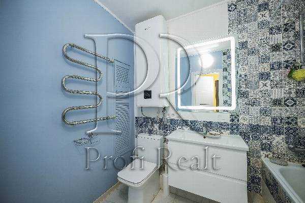 Продаж 3-кімнатної квартири 90 м², Бакинська вул., 37Г