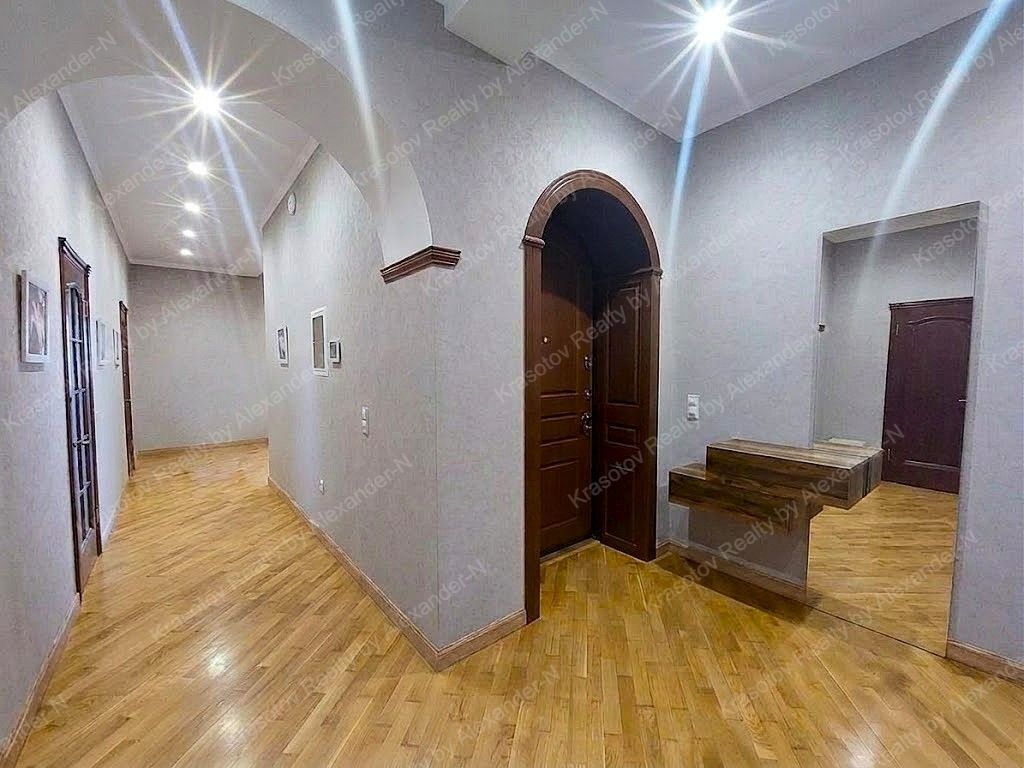 Продажа 4-комнатной квартиры 180 м², Раскидайловская ул., 13