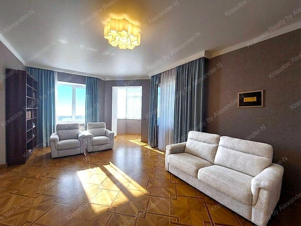 Продажа 4-комнатной квартиры 180 м², Раскидайловская ул., 13