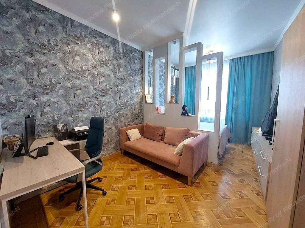 Продажа 4-комнатной квартиры 180 м², Раскидайловская ул., 13