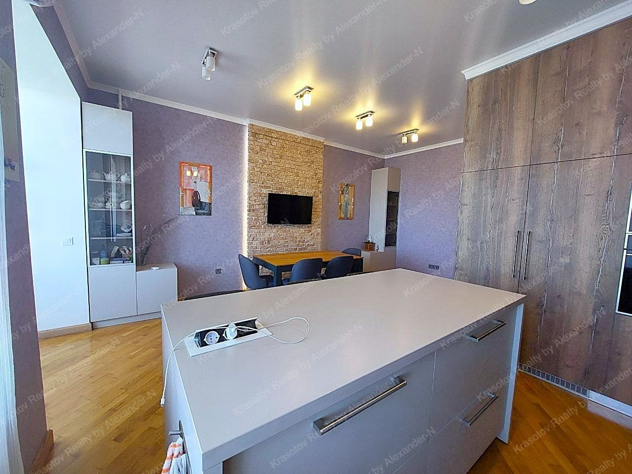 Продажа 4-комнатной квартиры 180 м², Раскидайловская ул., 13