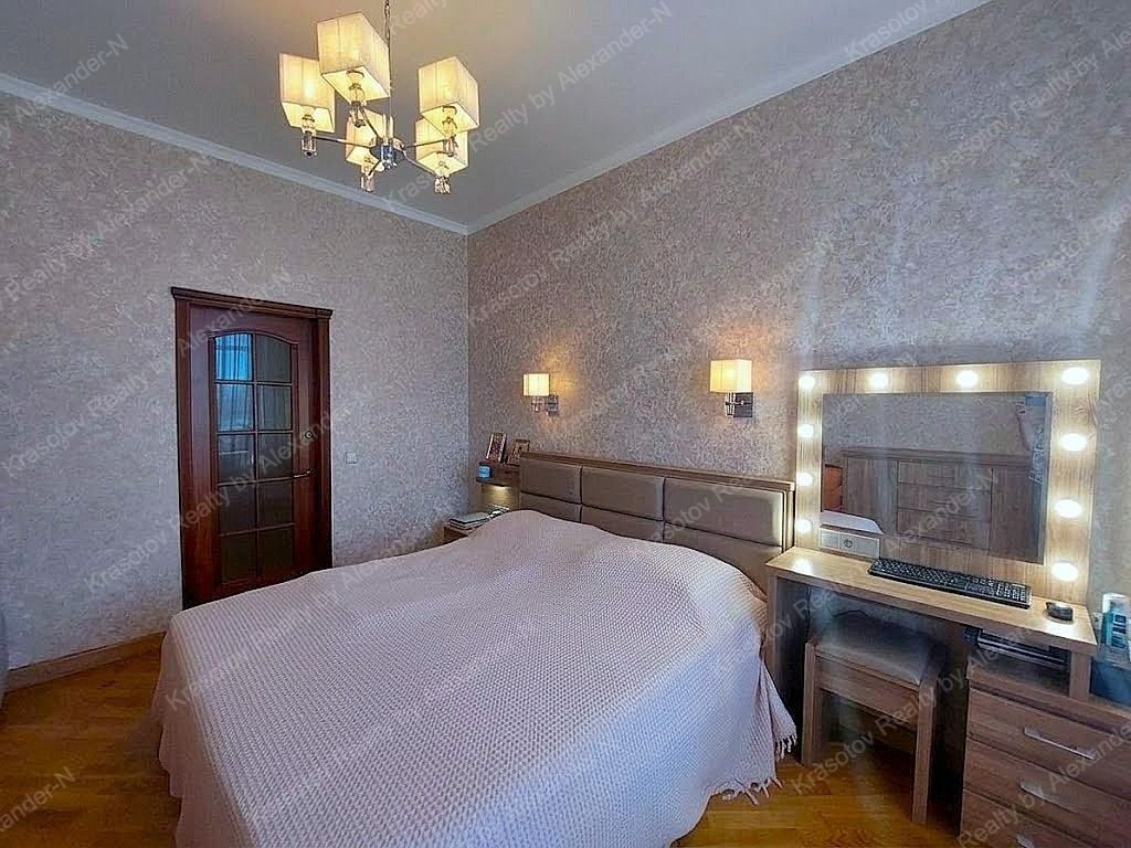 Продажа 4-комнатной квартиры 180 м², Раскидайловская ул., 13