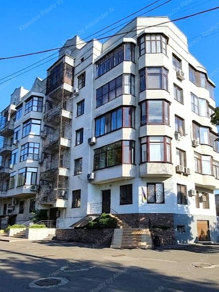 Продажа 4-комнатной квартиры 180 м², Раскидайловская ул., 13
