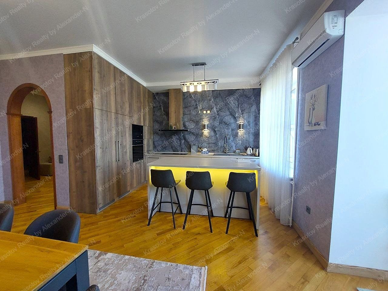 Продажа 4-комнатной квартиры 180 м², Раскидайловская ул., 13