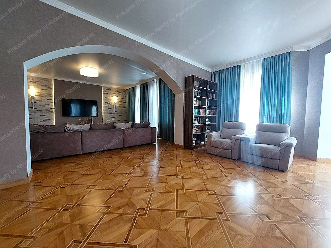 Продажа 4-комнатной квартиры 180 м², Раскидайловская ул., 13