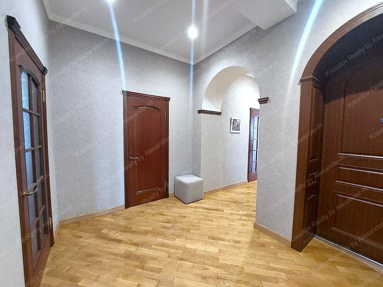 Продажа 4-комнатной квартиры 180 м², Раскидайловская ул., 13