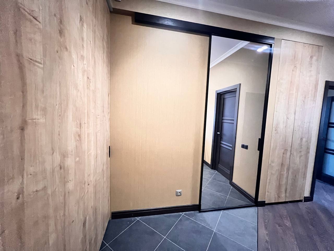 Продажа 3-комнатной квартиры 93 м², Сечевых Стрельцов ул.