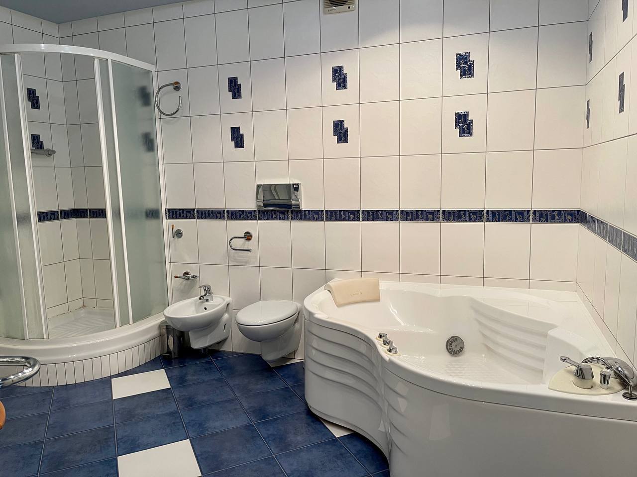 Оренда 3-кімнатної квартири 136 м², Володимира Вернадського вул.