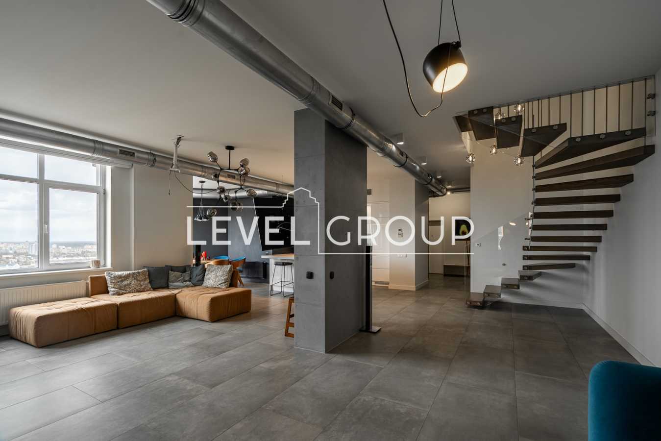 Продажа 3-комнатной квартиры 199.3 м², Глубочицкая ул., 32В