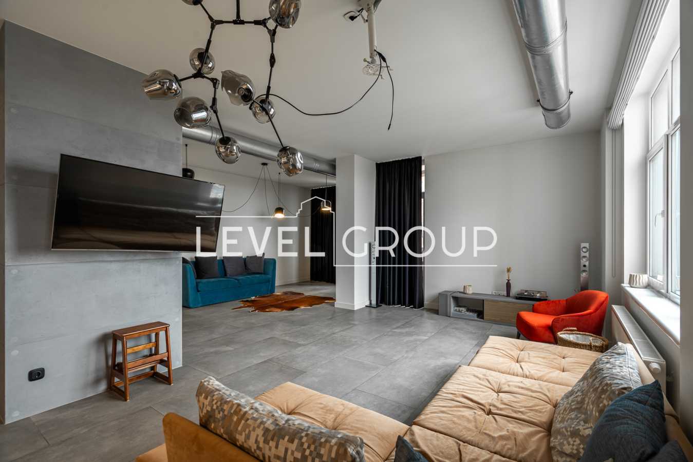 Продажа 3-комнатной квартиры 199.3 м², Глубочицкая ул., 32В