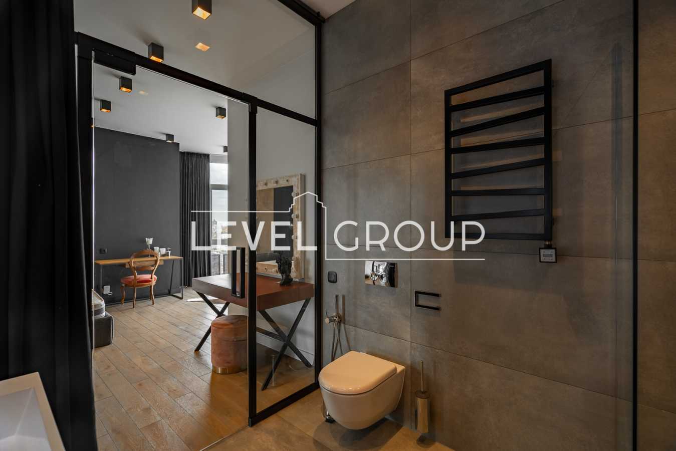 Продажа 3-комнатной квартиры 199.3 м², Глубочицкая ул., 32В