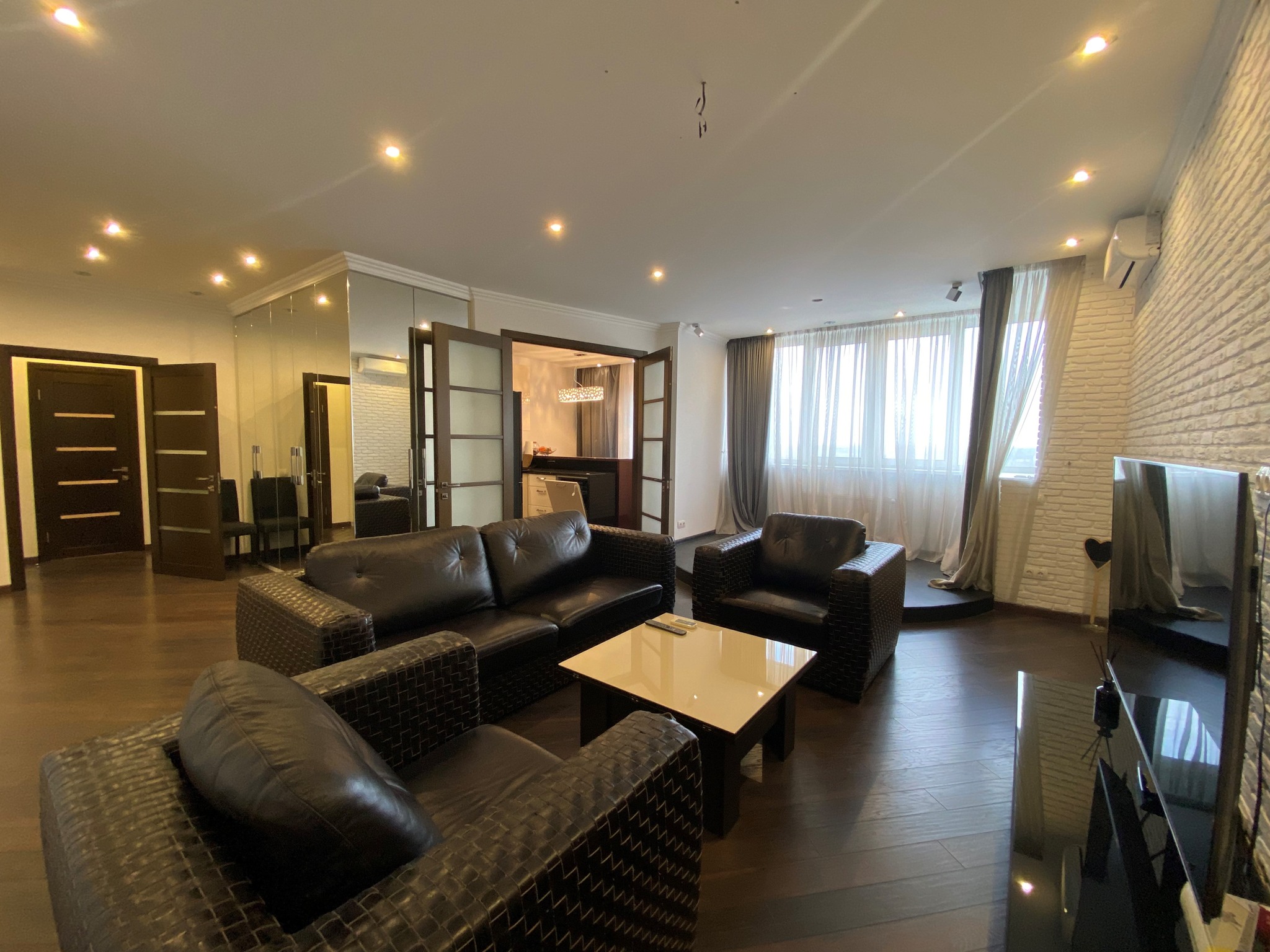 Продажа 2-комнатной квартиры 96 м², Ованеса Туманяна ул., 15А