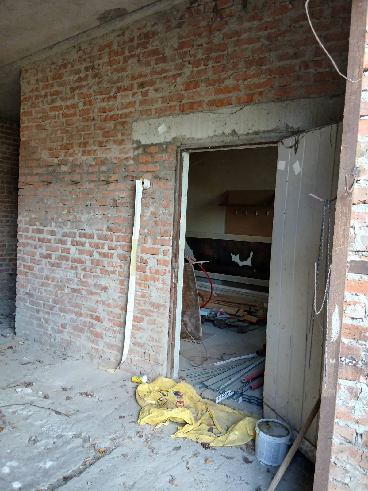 Оренда складу 985 м², Кліма Савура вул.