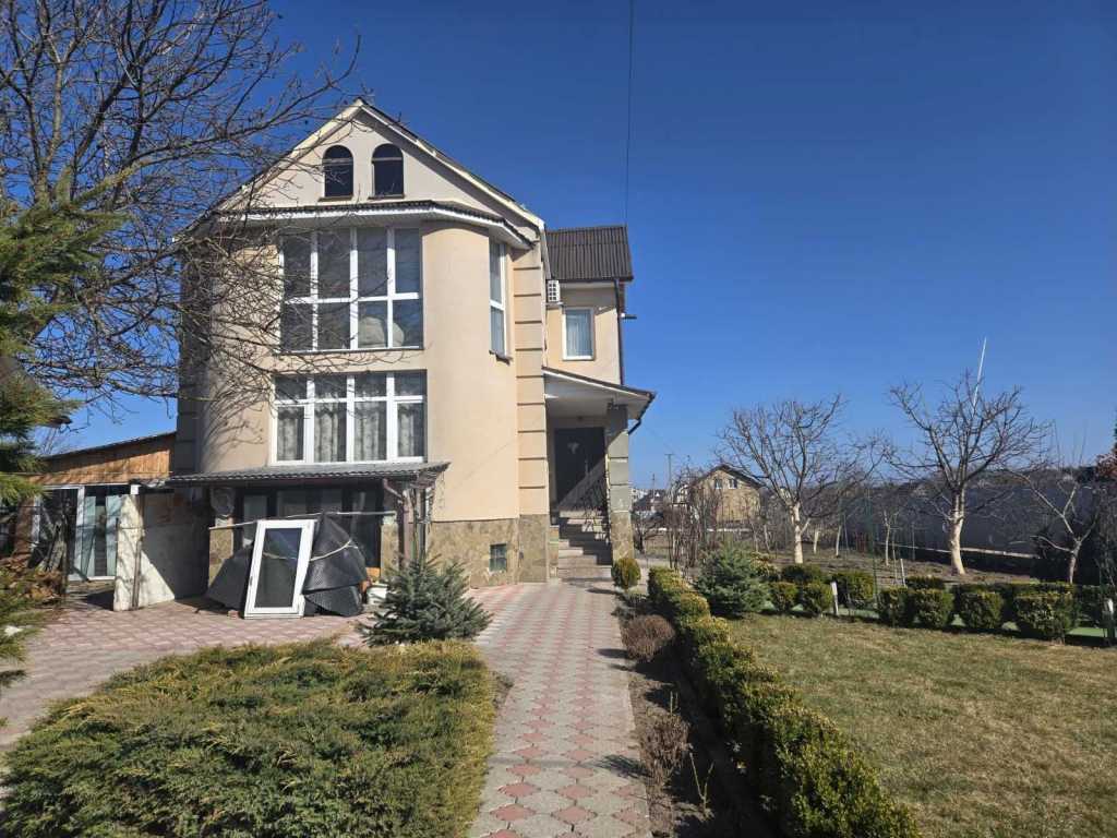 Продаж будинку 140 м², Центральна