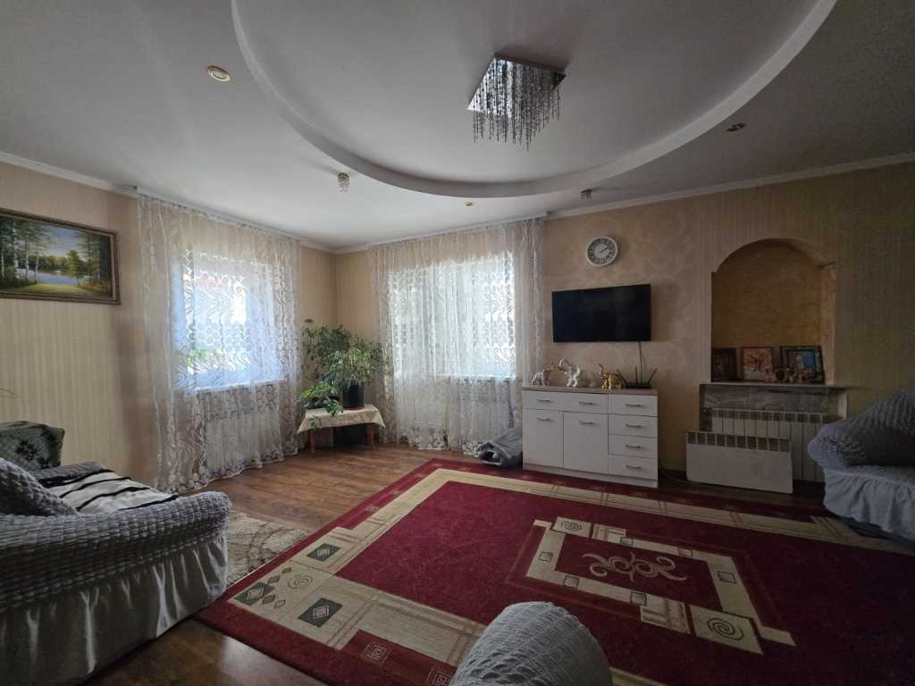 Продаж будинку 140 м², Центральна