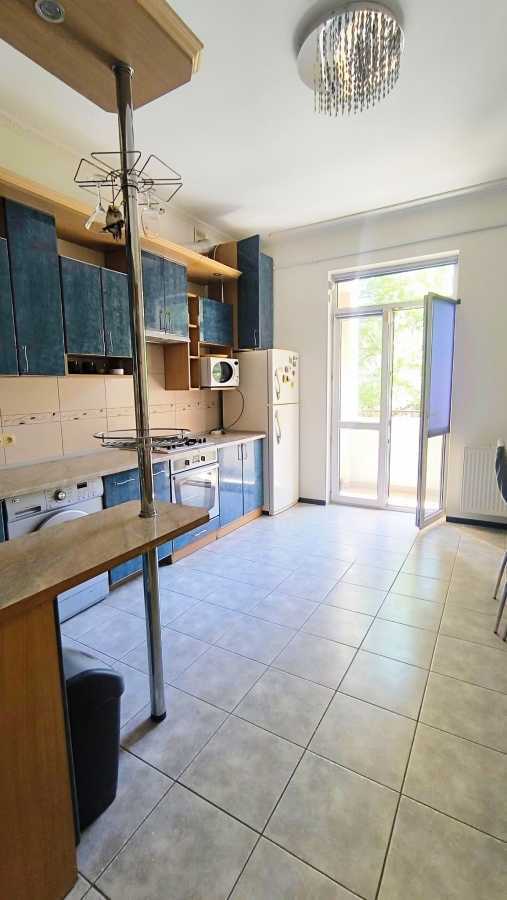 Продажа 4-комнатной квартиры 111 м², Академика Сахарова ул., 58