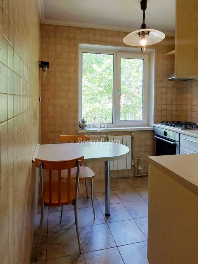 Продаж 2-кімнатної квартири 47 м², Метробудівська вул., 7
