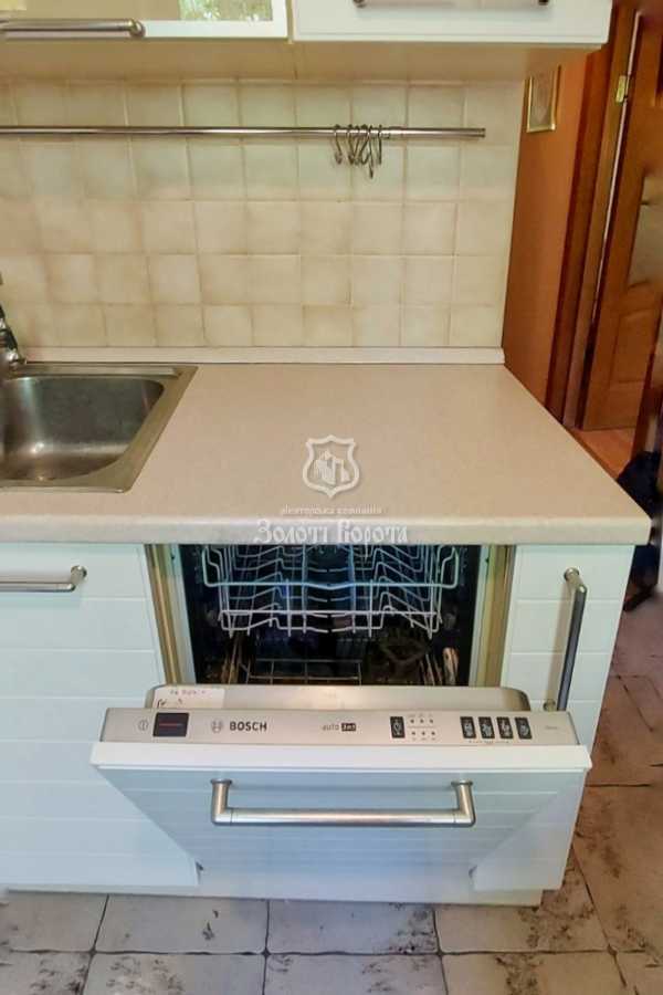 Продаж 2-кімнатної квартири 47 м², Метробудівська вул., 7
