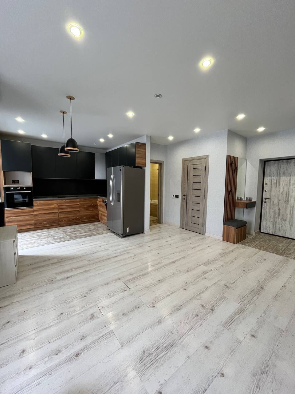 Продажа 3-комнатной квартиры 82 м², Льва Ландау просп., 52Б