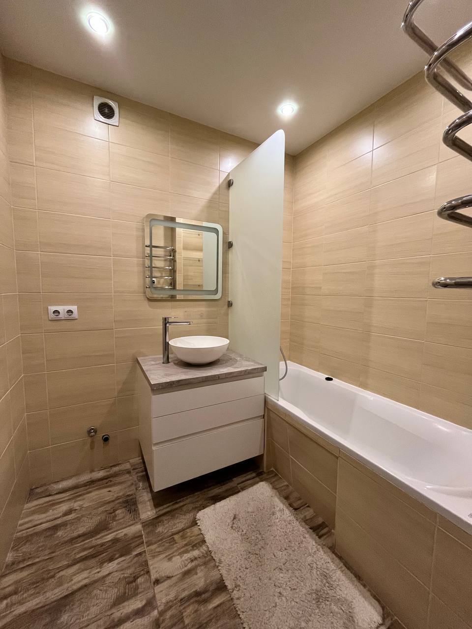 Продажа 3-комнатной квартиры 82 м², Льва Ландау просп., 52Б