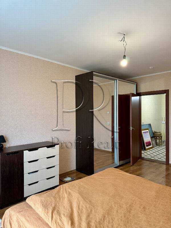 Продажа 1-комнатной квартиры 49 м², Академика Глушкова просп., 9Е