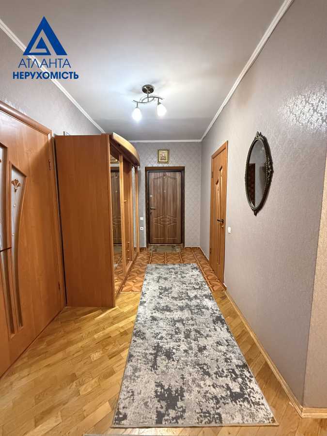 Продажа 3-комнатной квартиры 93 м², Ровенская ул.