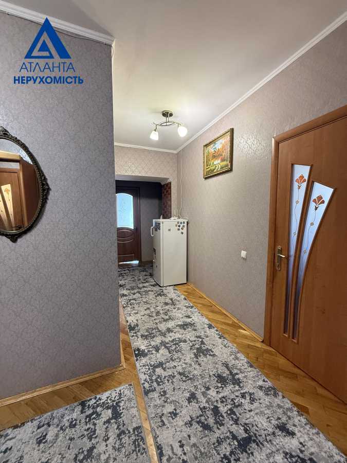 Продажа 3-комнатной квартиры 93 м², Ровенская ул.