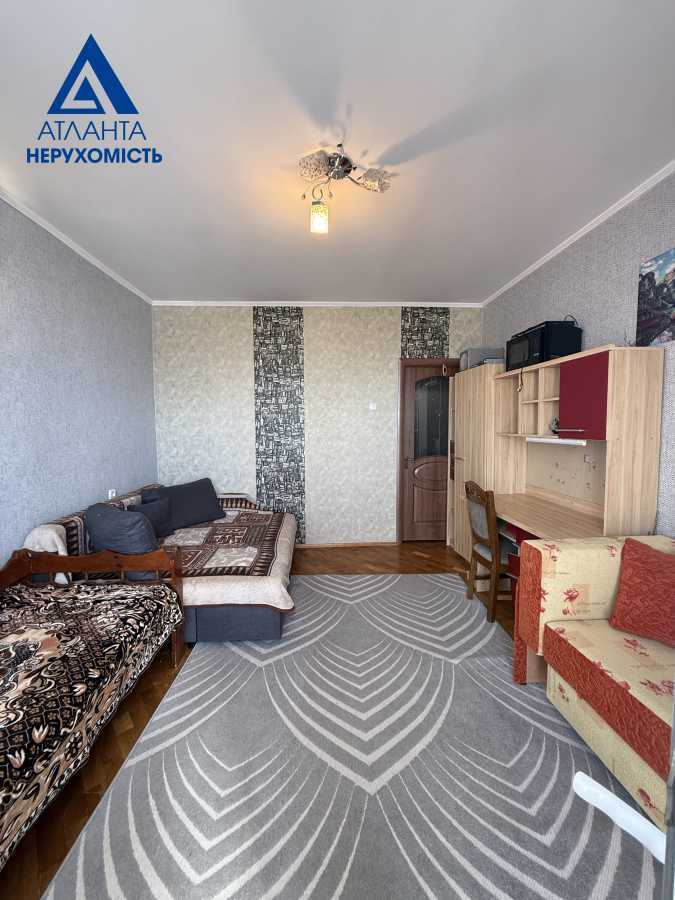 Продажа 3-комнатной квартиры 93 м², Ровенская ул.