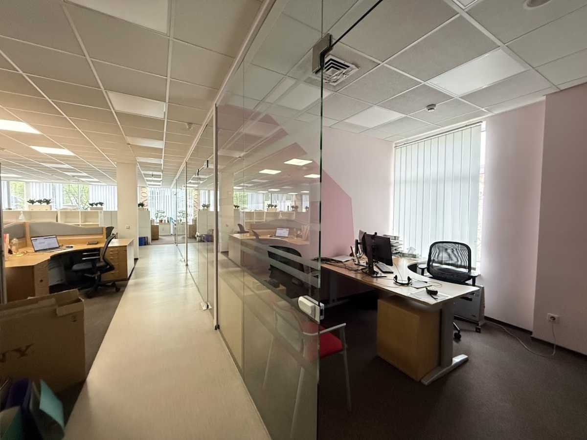 Аренда офиса 900 м², Ивана Федорова ул.