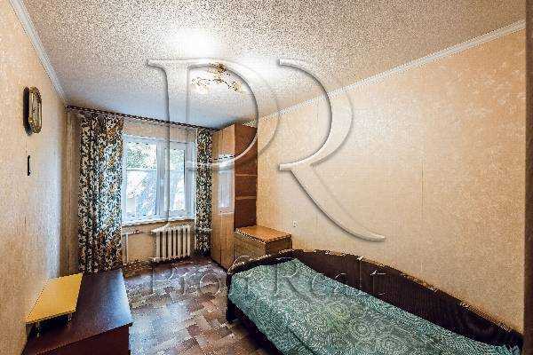 Продаж 2-кімнатної квартири 45 м², Гната Юри вул., 12