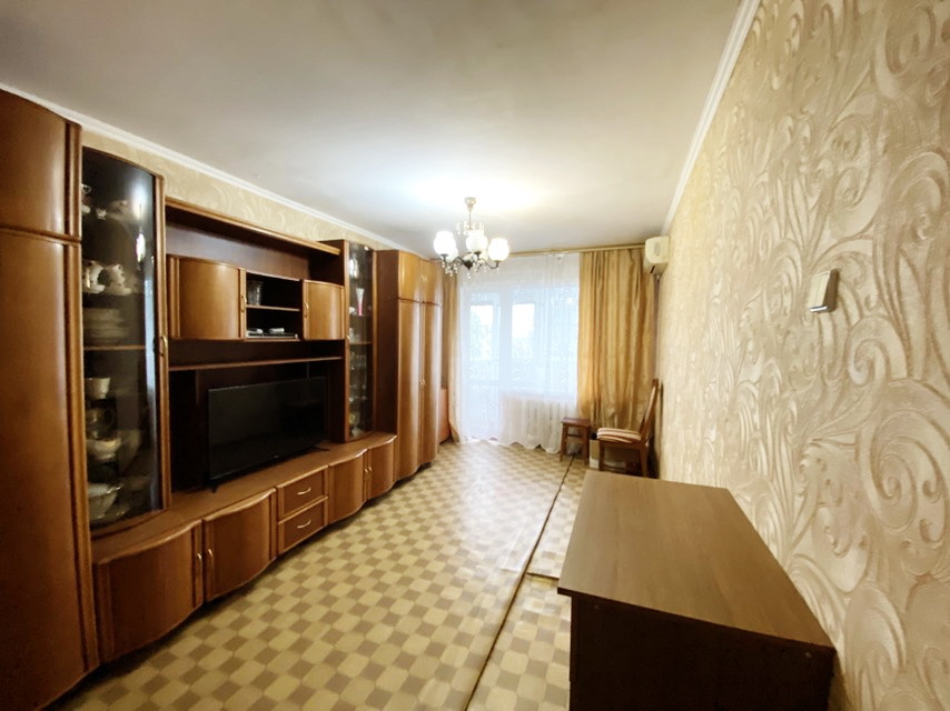 Продажа 3-комнатной квартиры 62 м², Космонавтов ул., 146В