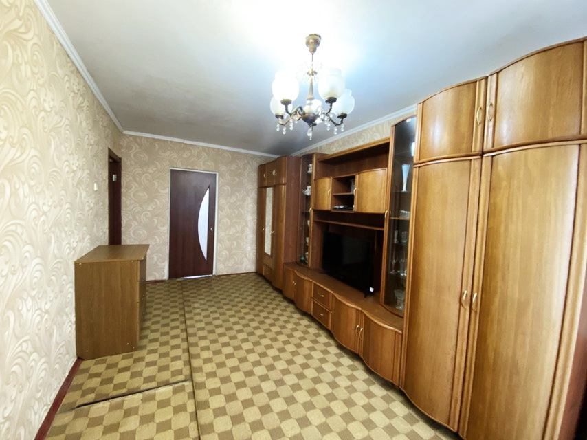 Продажа 3-комнатной квартиры 62 м², Космонавтов ул., 146В