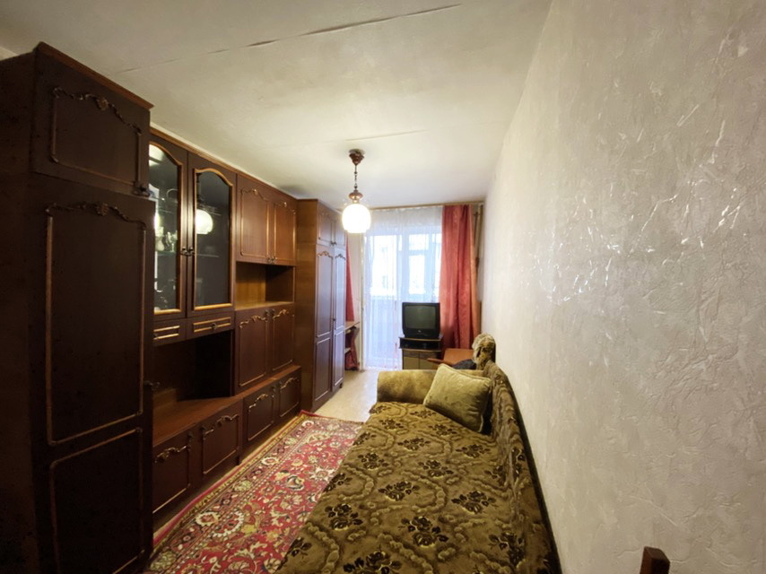 Продажа 3-комнатной квартиры 62 м², Космонавтов ул., 146В