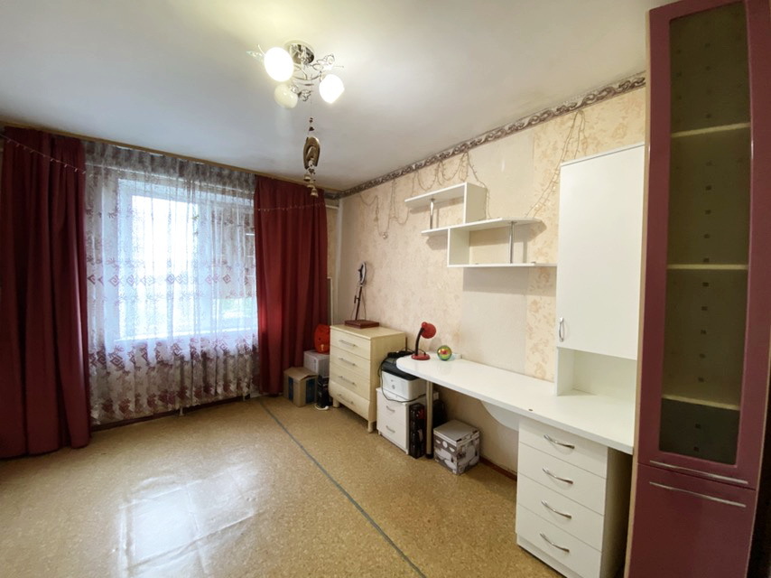 Продажа 3-комнатной квартиры 62 м², Космонавтов ул., 146В