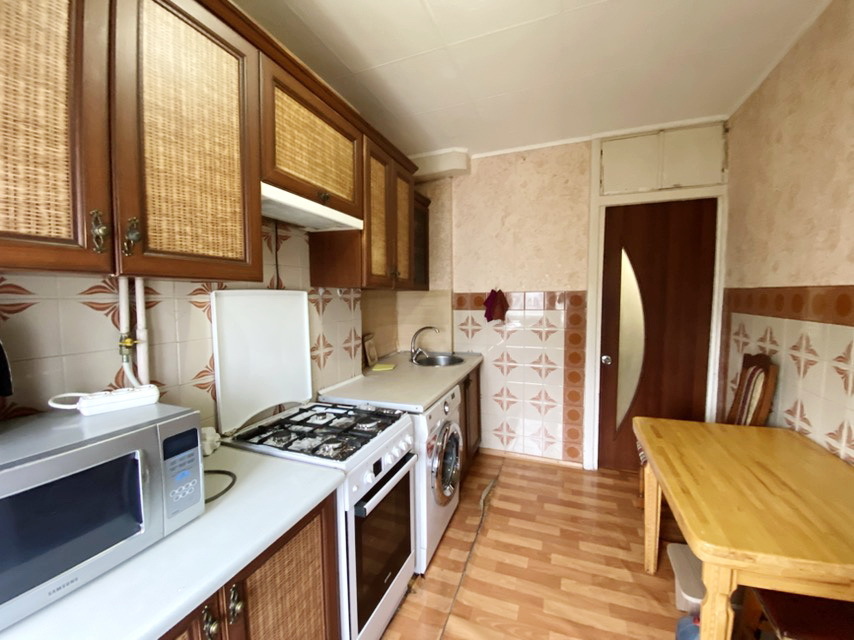 Продажа 3-комнатной квартиры 62 м², Космонавтов ул., 146В
