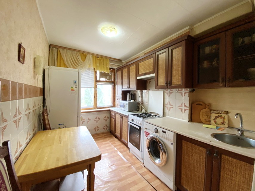 Продажа 3-комнатной квартиры 62 м², Космонавтов ул., 146В