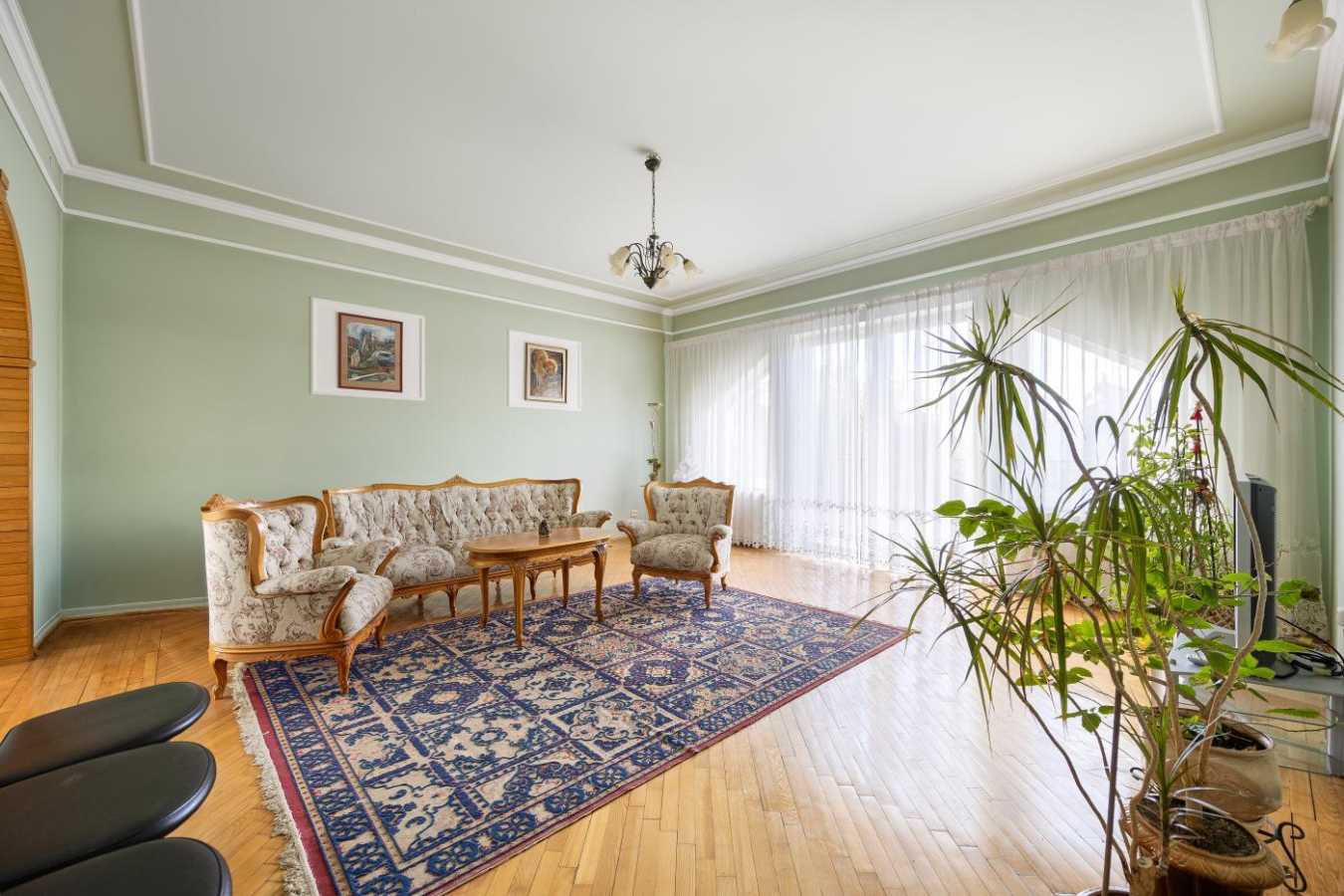 Продаж будинку 354 м², Франка