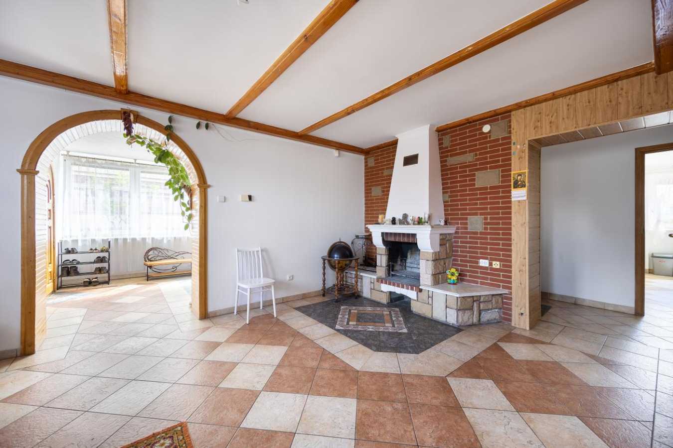 Продаж будинку 354 м², Франка