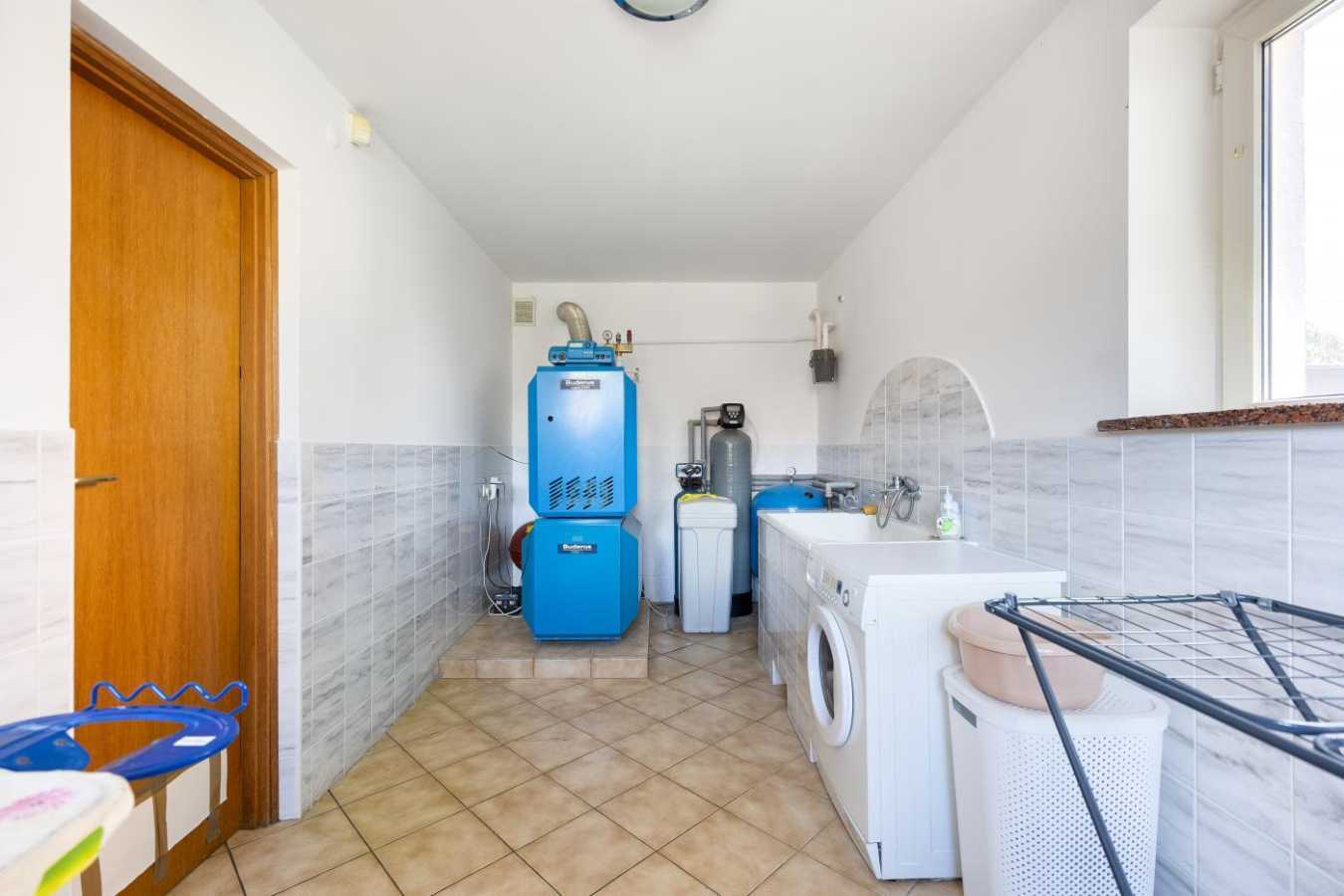 Продаж будинку 354 м², Франка