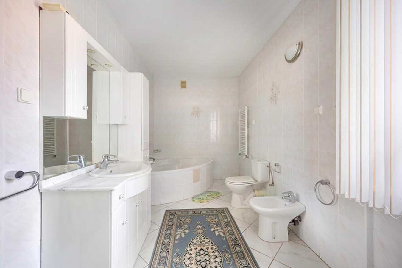 Продаж будинку 354 м², Франка
