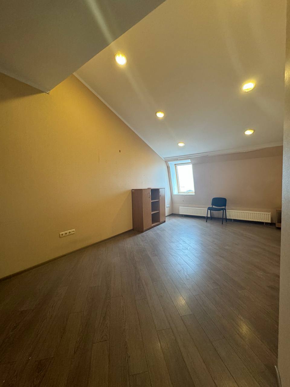Продаж офісу 114 м², Французский бул., 9