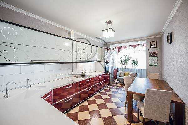 Продажа 3-комнатной квартиры 103 м², Ломоносова ул., 54