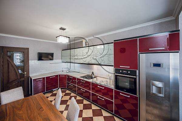 Продажа 3-комнатной квартиры 103 м², Ломоносова ул., 54