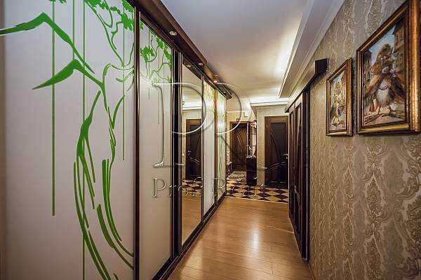 Продажа 3-комнатной квартиры 103 м², Ломоносова ул., 54