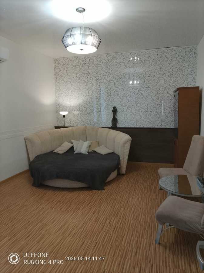 Оренда 2-кімнатної квартири 60 м², Братська вул., 10